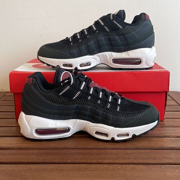 Nike Air Max 95 Essential Anthracite Team Red Men6/Women 7.5(DQ3982-001)MSRP$175 - Picture 3 of 14